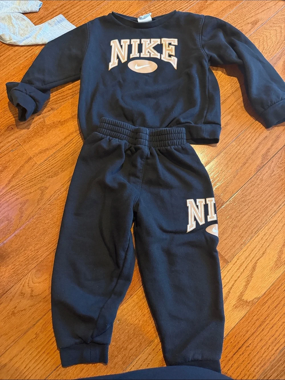 Nike Kids Black Logo Sweatpants - Comfortable Everyday Bottoms size 4T